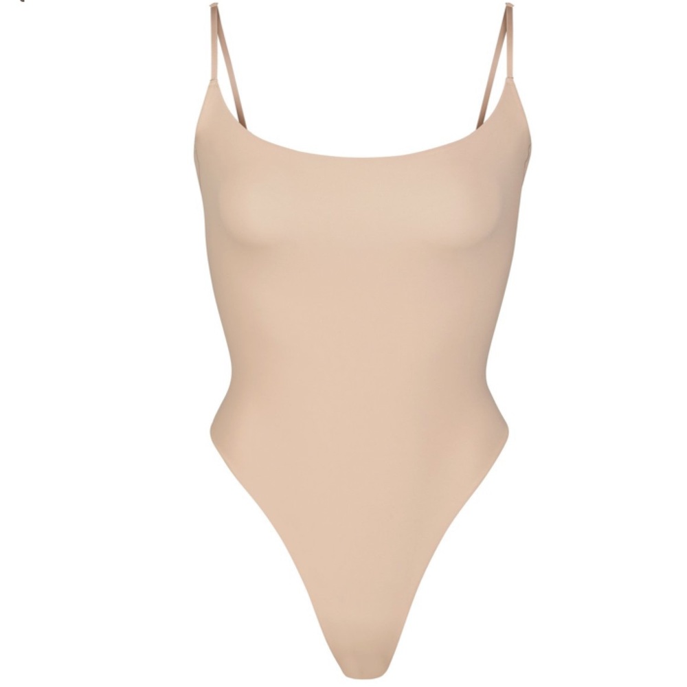 SKIMS FITS EVERYBODY CAMI BODYSUIT